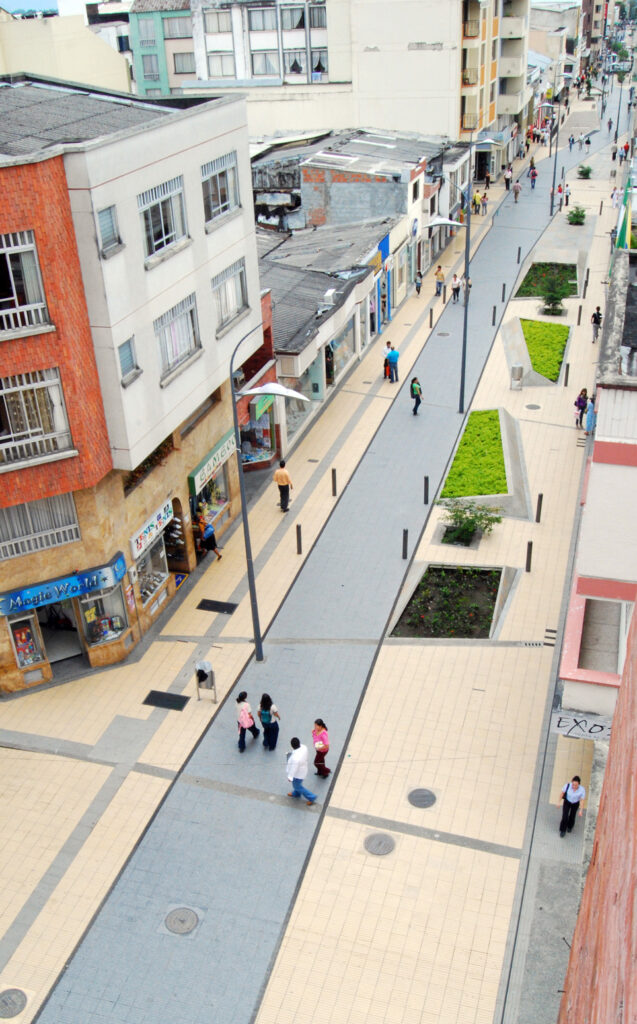 Centro Comercial Cielos Abiertos