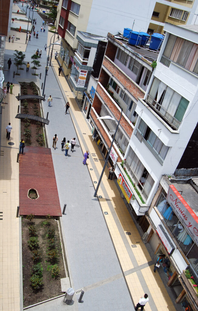 Centro Comercial Cielos Abiertos