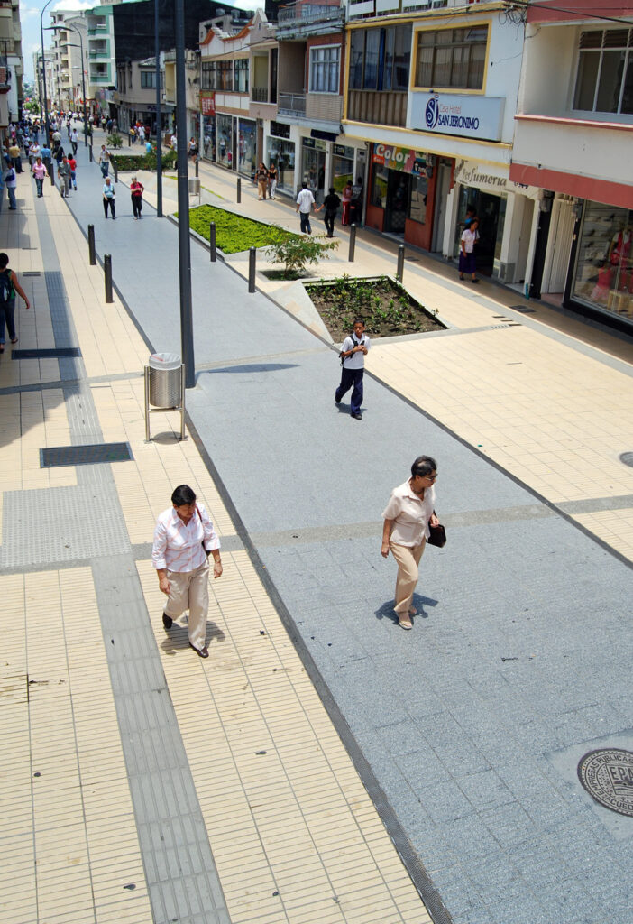 Centro Comercial Cielos Abiertos